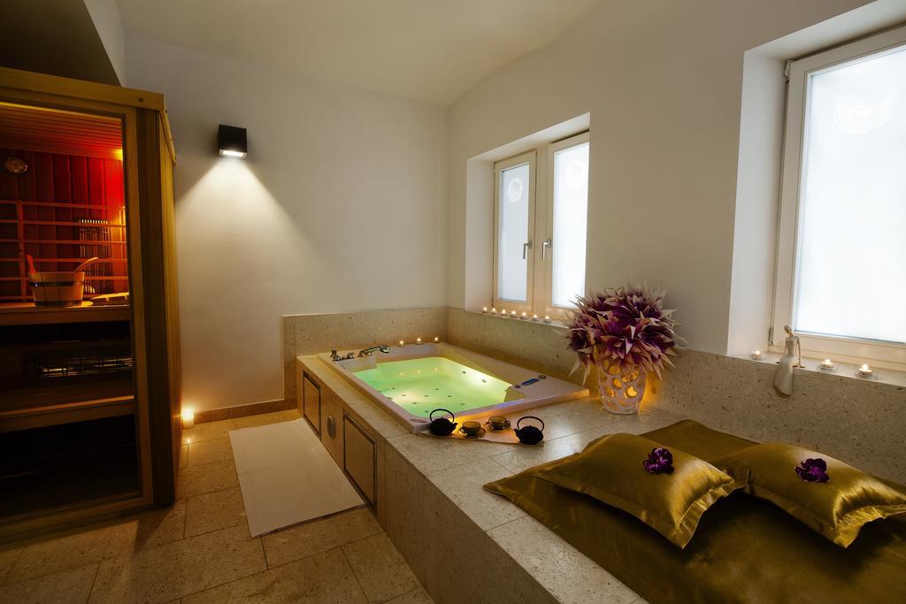 Rimske Terme - Zdraviliski Dvor