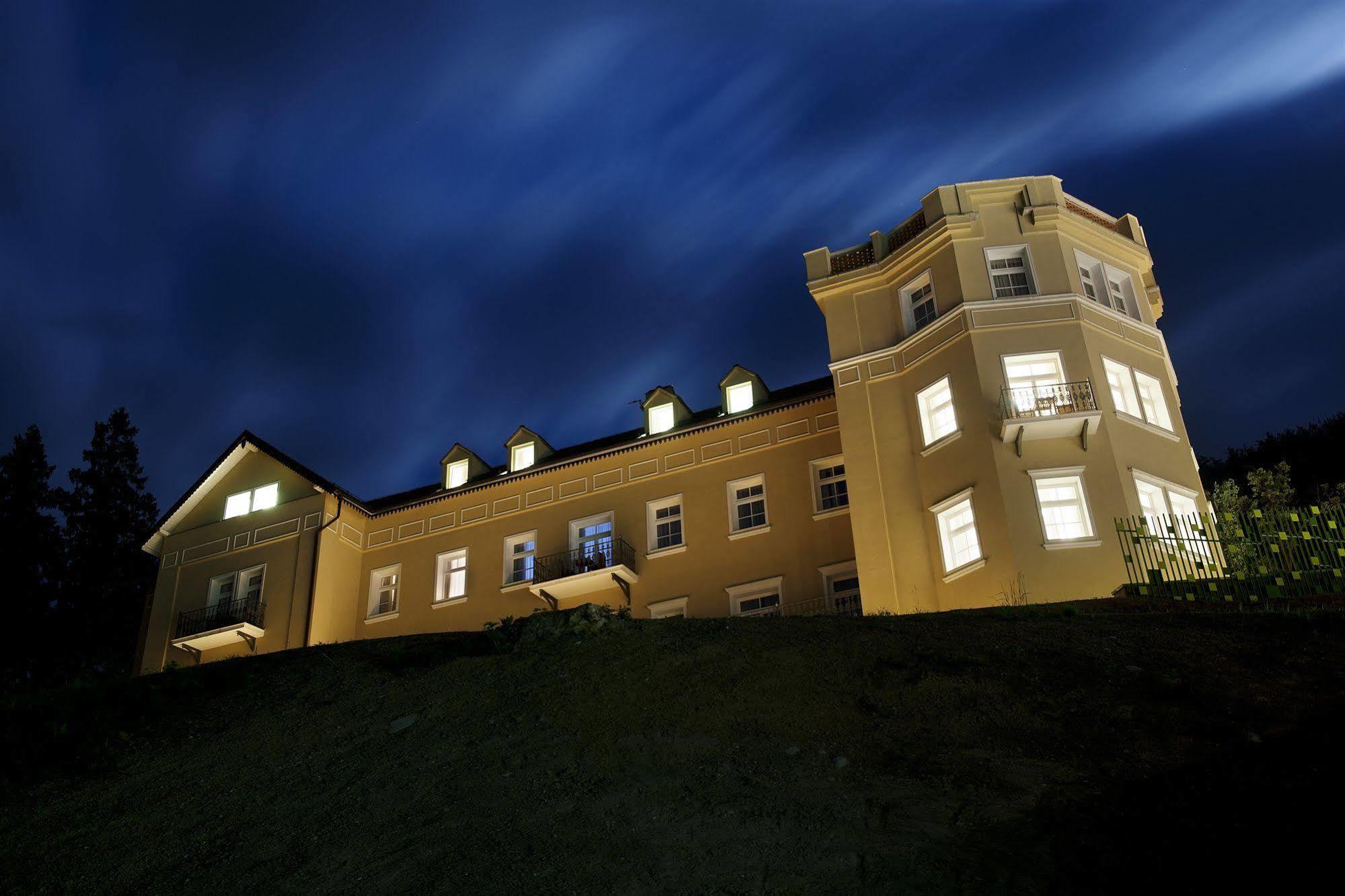 Rimske Terme - Zdraviliski Dvor 4* Rimske Toplice